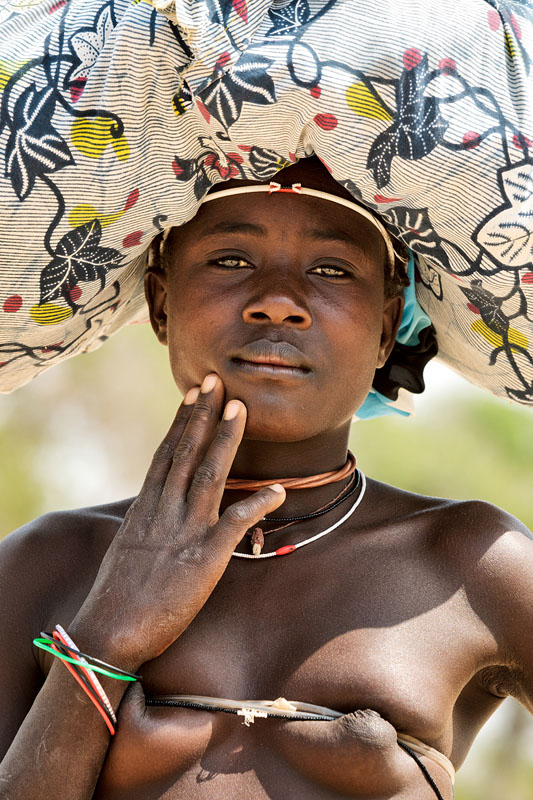  Girl from the Mucubal (Mucubai, Mucabale, Mugubale) tribe   Angola